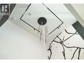 1075 Sunset Drive Unit# Ph1. Kelowna, British Columbia