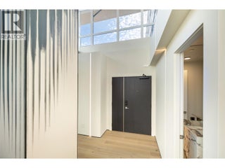 1075 Sunset Drive Unit# Ph1. Kelowna, British Columbia