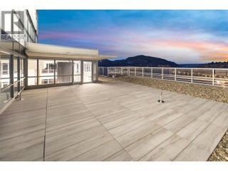 1075 Sunset Drive Unit# Ph1. Kelowna, British Columbia