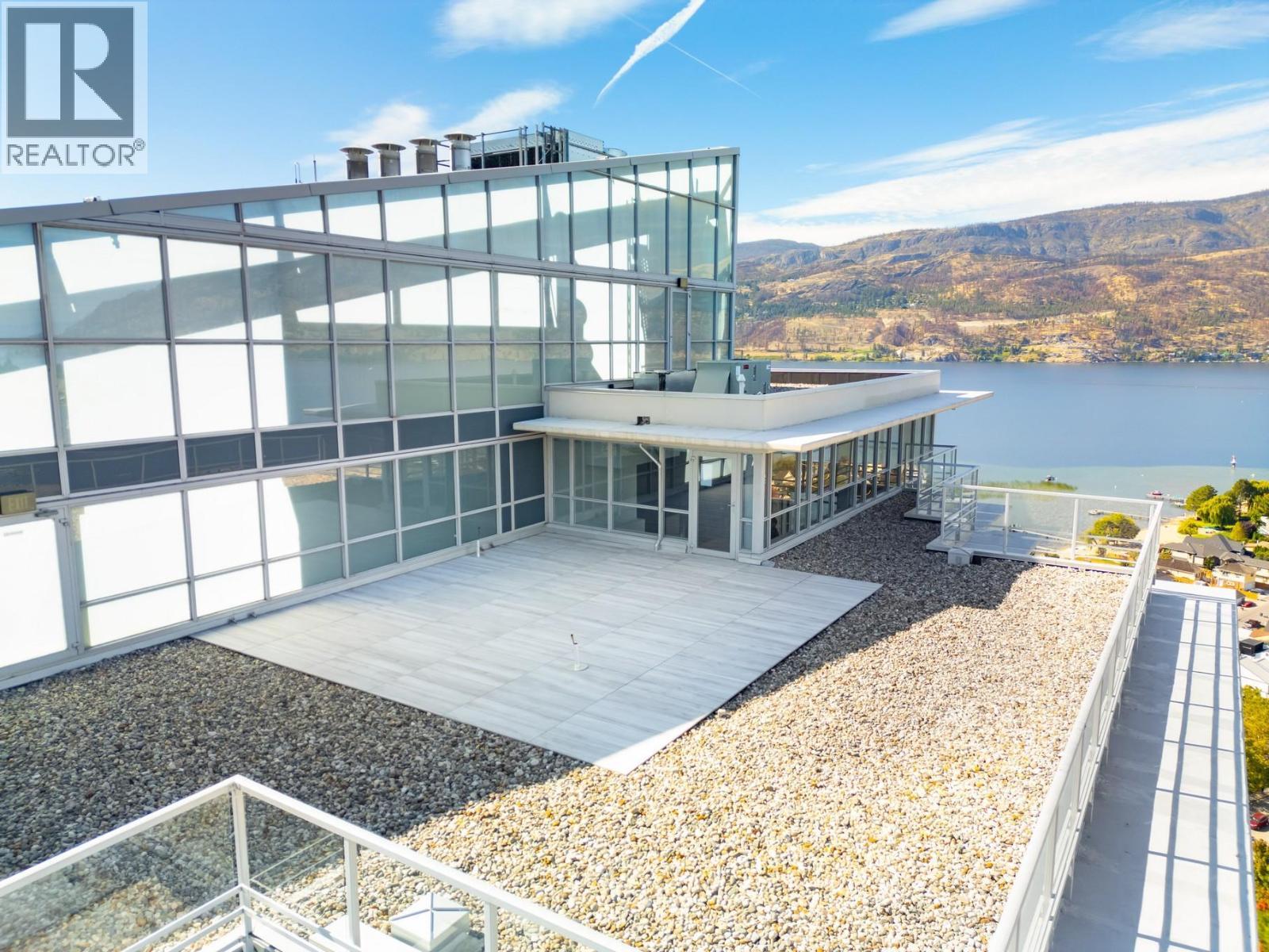 1075 Sunset Drive Unit# Ph1. Kelowna, British Columbia