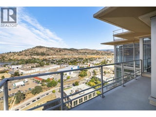 1075 Sunset Drive Unit# Ph1. Kelowna, British Columbia