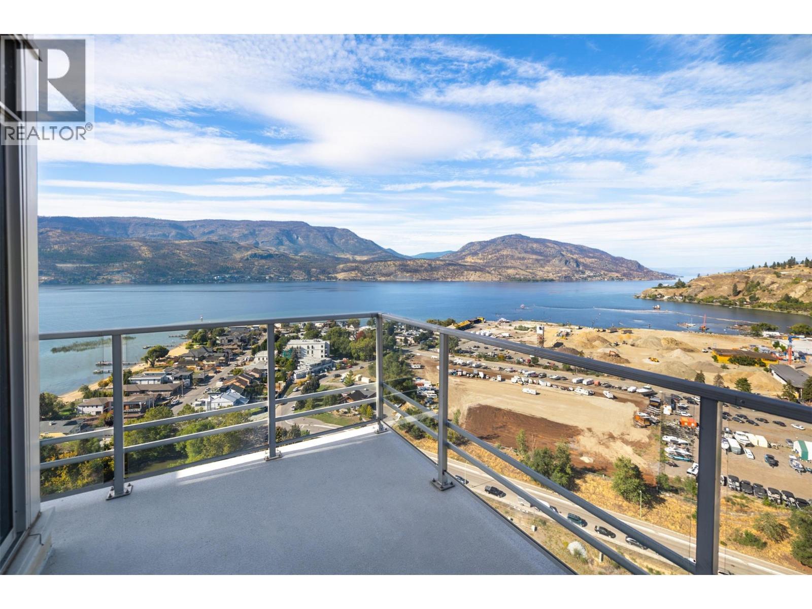 1075 Sunset Drive Unit# Ph1. Kelowna, British Columbia