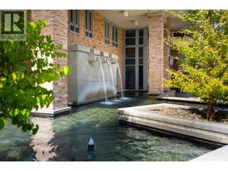 1075 Sunset Drive Unit# Ph1. Kelowna, British Columbia