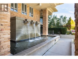 1075 Sunset Drive Unit# Ph1. Kelowna, British Columbia