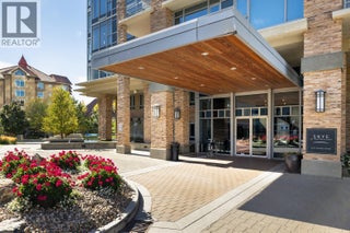 1075 Sunset Drive Unit# Ph1. Kelowna, British Columbia