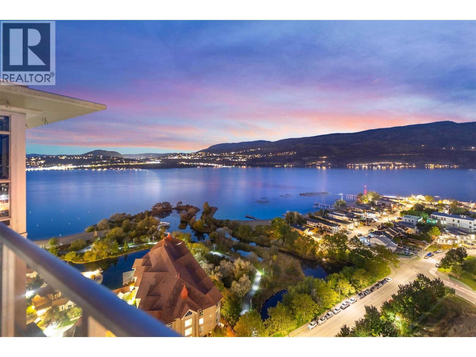 1075 Sunset Drive Unit# Ph1. Kelowna, British Columbia
