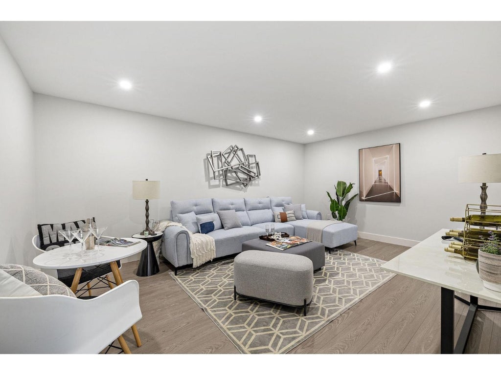 13 14391 61a Avenue, Surrey