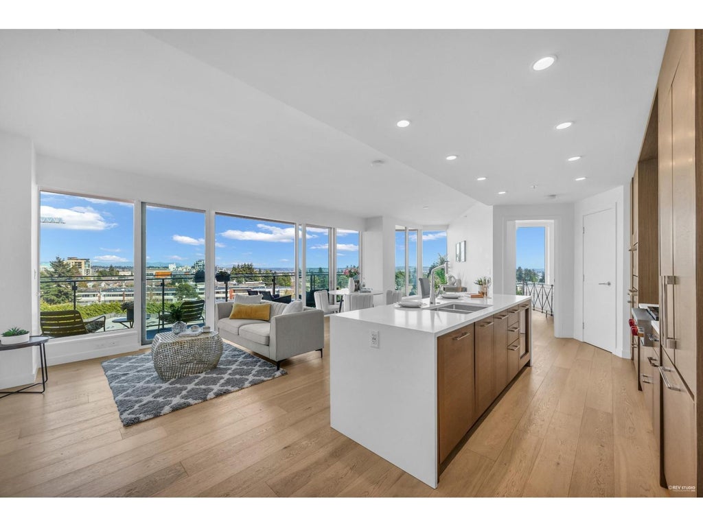 703 1439 George Street, White Rock