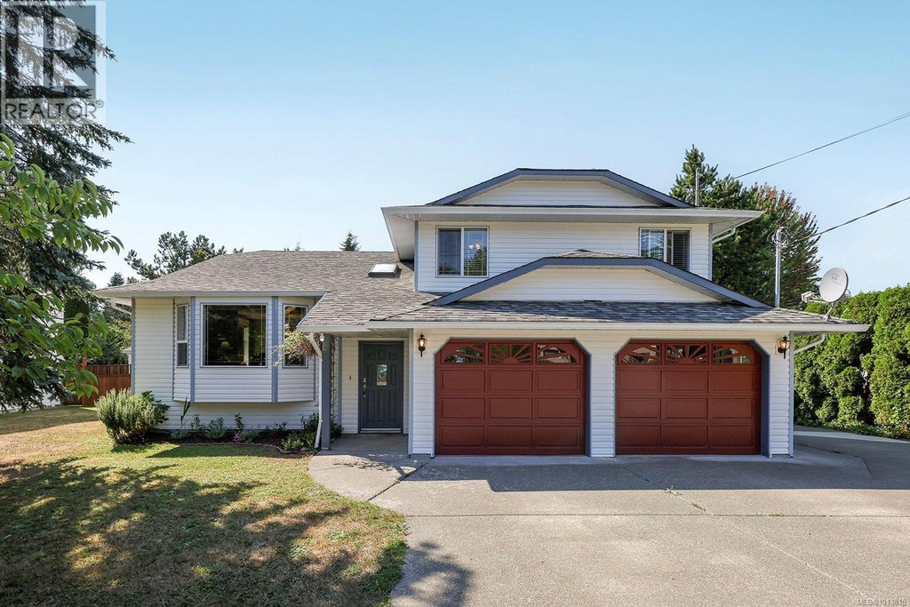 2625 Stewart Avenue, Courtenay