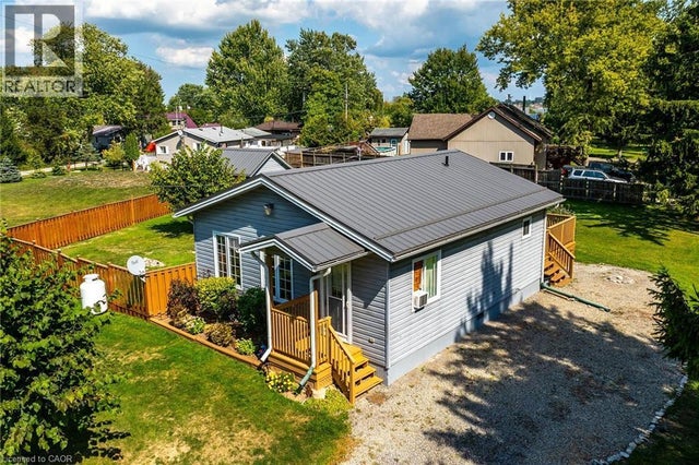 8 Downey Road, Lowbanks