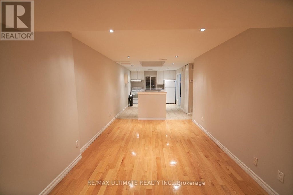 Upper - 35 Longboat Avenue, Toronto (waterfront Communities)