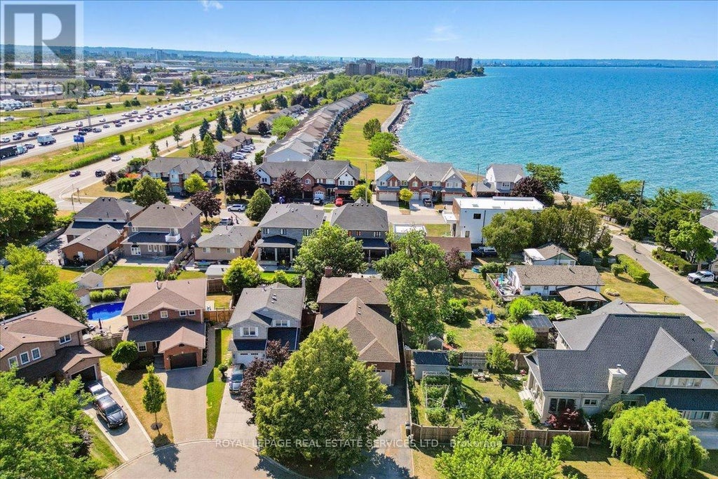 6 Grandview Avenue, Hamilton (lakeshore)