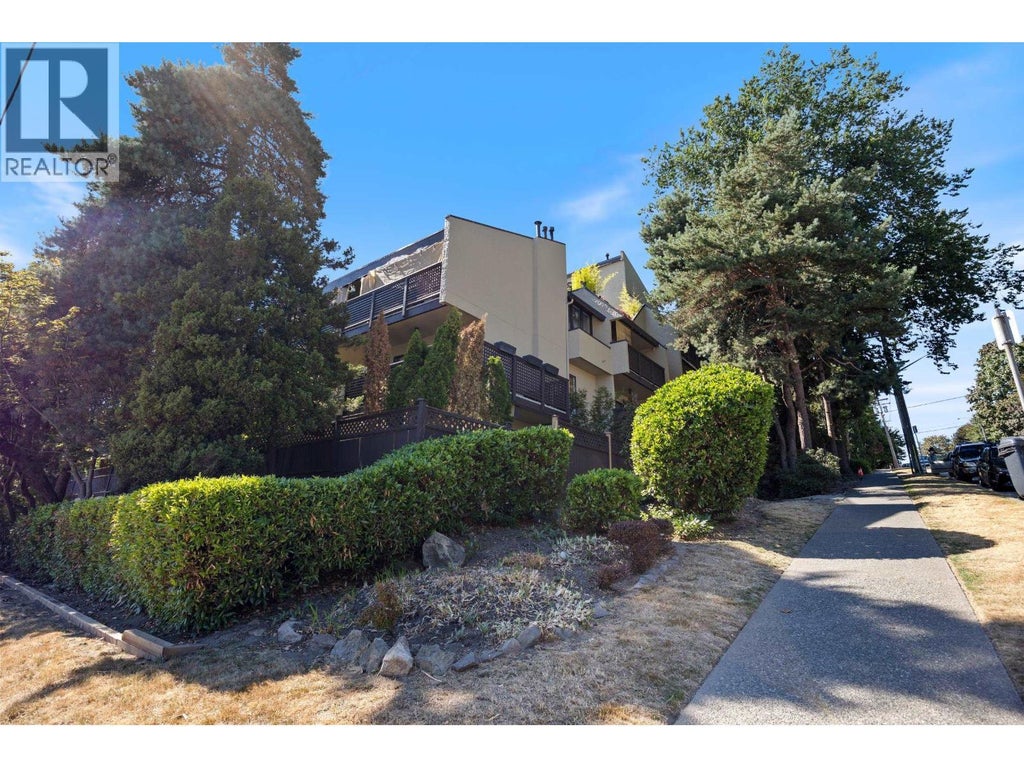 306 110 Seventh Street, New Westminster