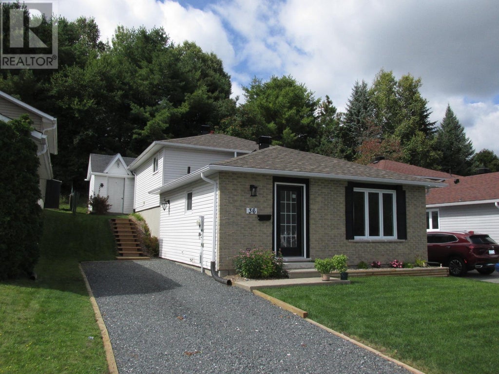 36 Hergott Avenue, Elliot Lake
