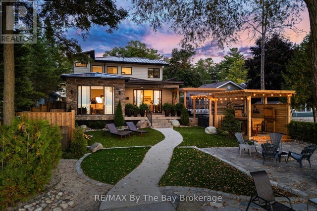 2206 Tiny Beaches Road S, Tiny