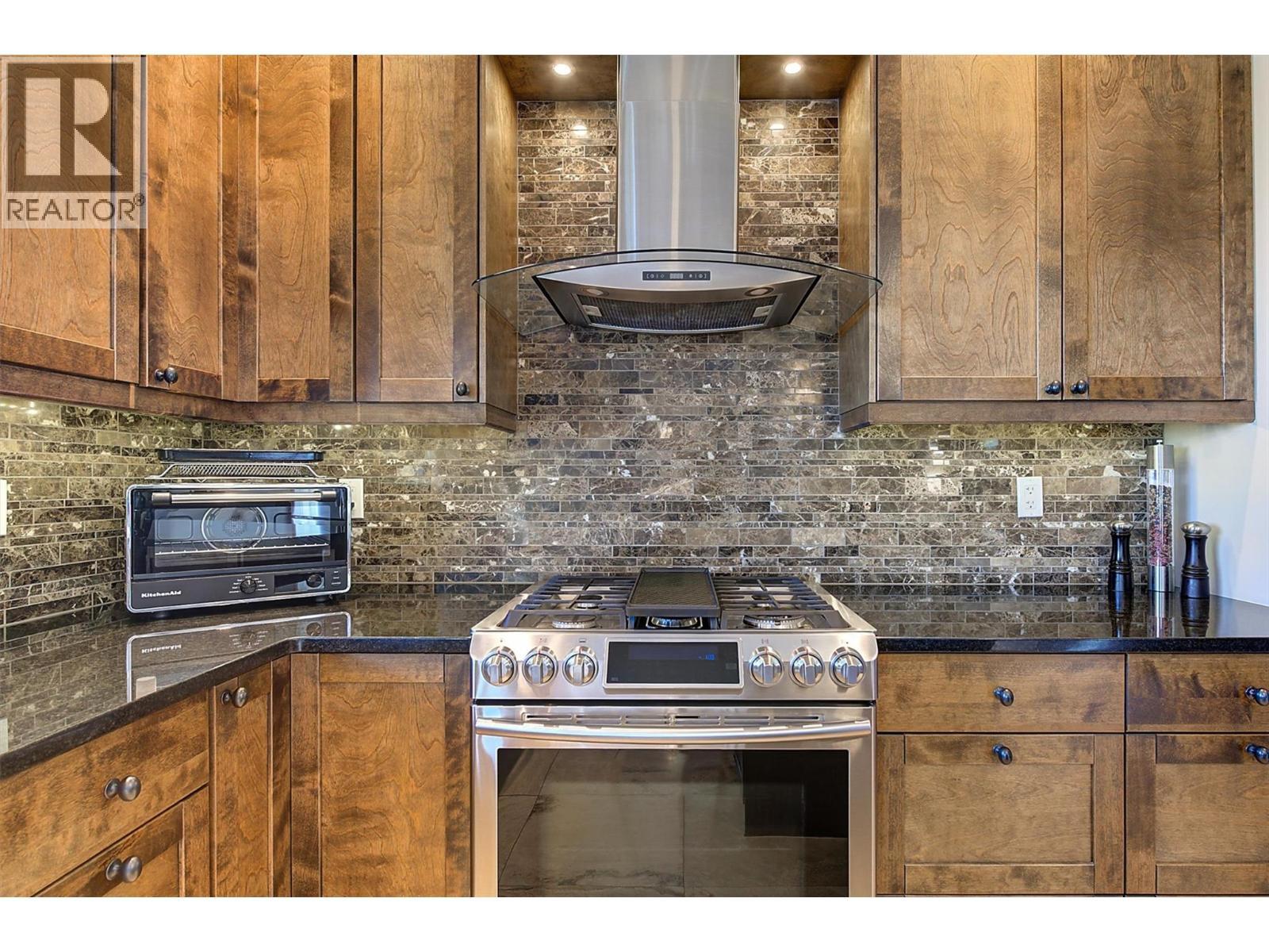 6172 Seymoure Avenue. Peachland, British Columbia