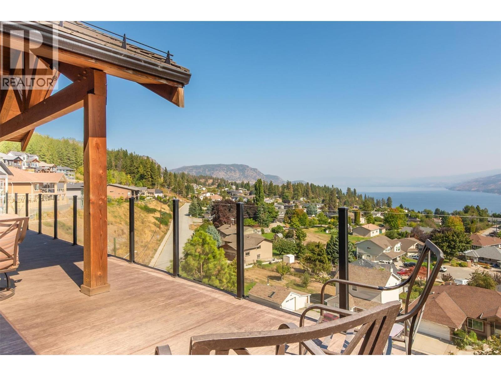 6172 Seymoure Avenue. Peachland, British Columbia