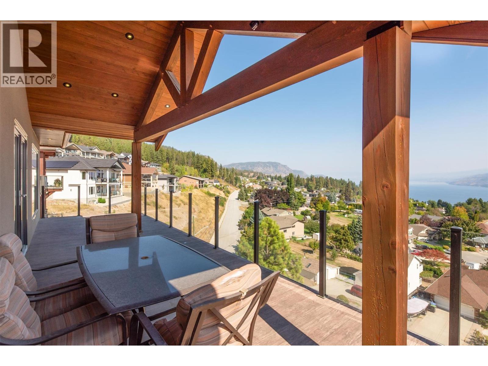 6172 Seymoure Avenue. Peachland, British Columbia