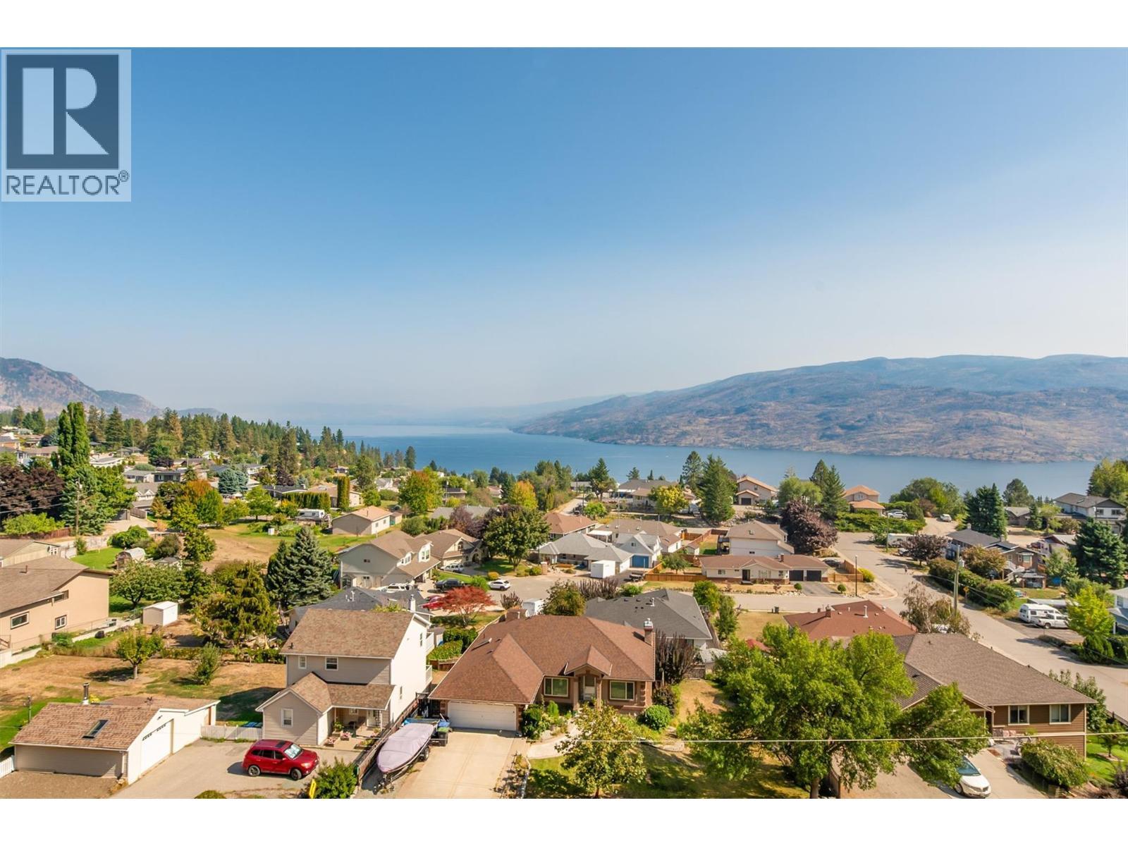 6172 Seymoure Avenue. Peachland, British Columbia