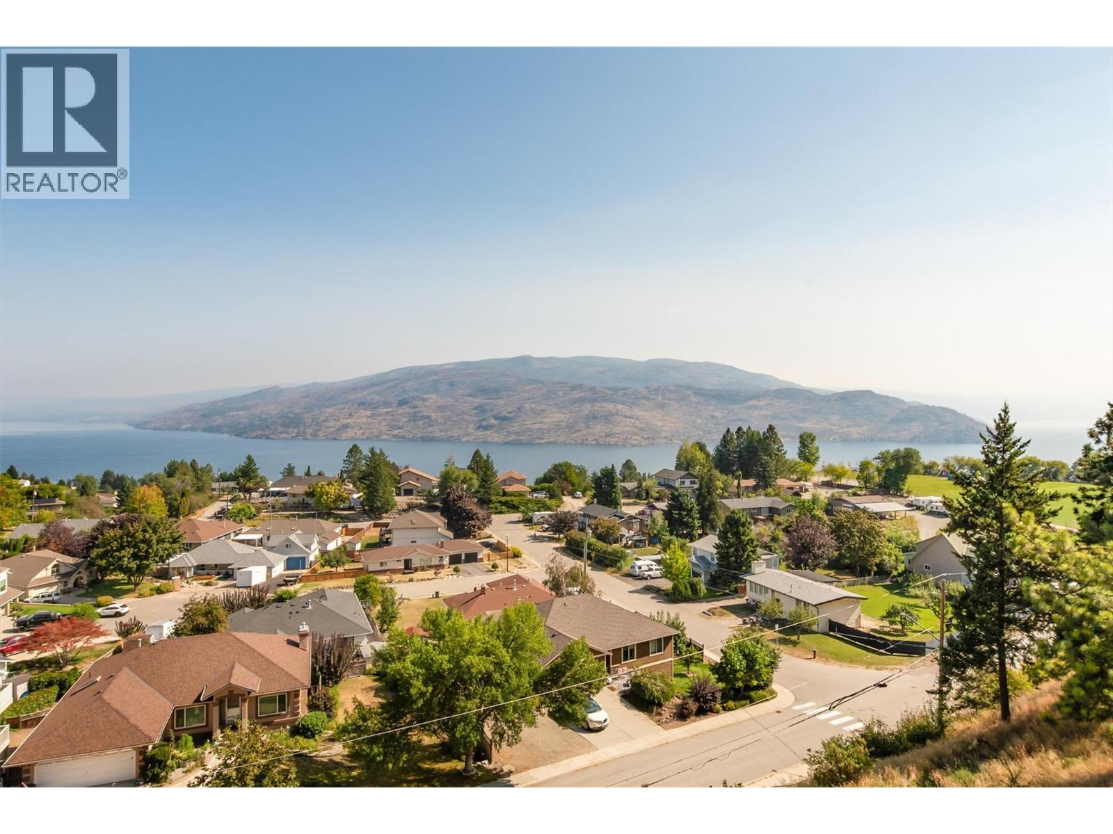 6172 Seymoure Avenue. Peachland, British Columbia