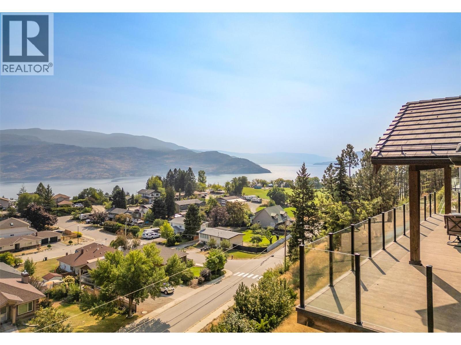 6172 Seymoure Avenue. Peachland, British Columbia