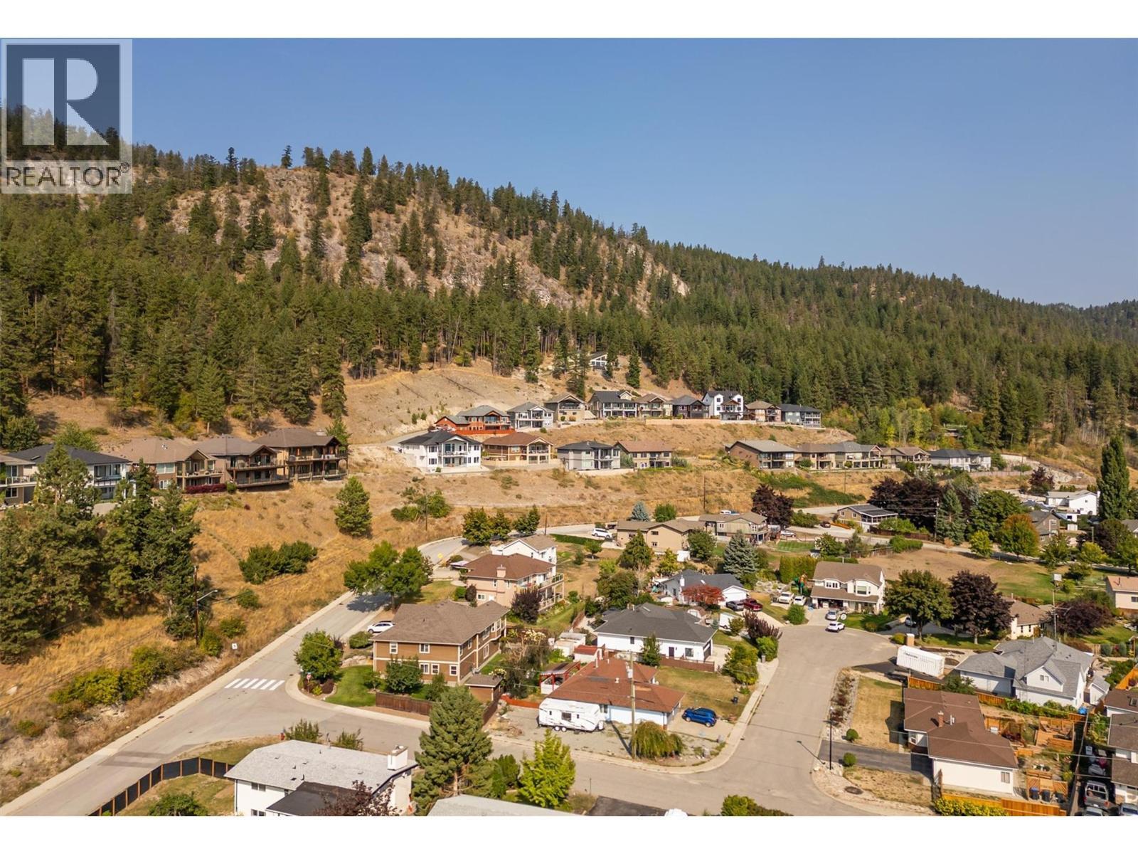 6172 Seymoure Avenue. Peachland, British Columbia