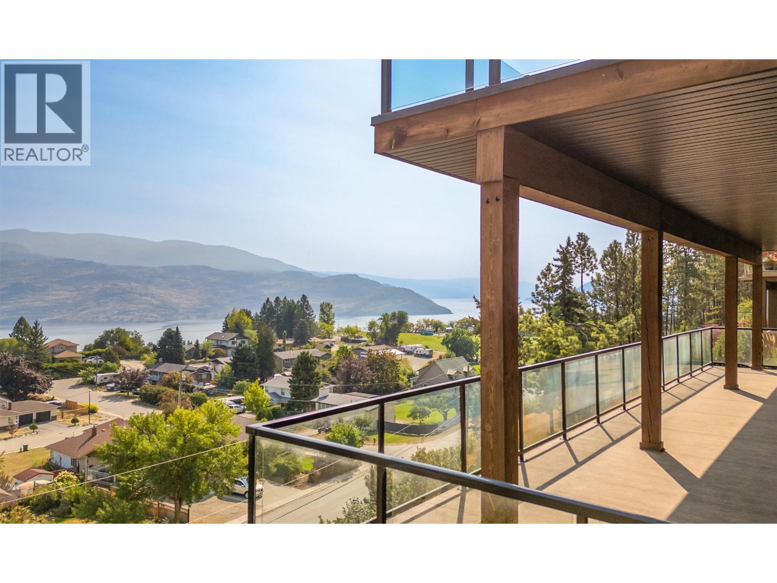 6172 Seymoure Avenue. Peachland, British Columbia
