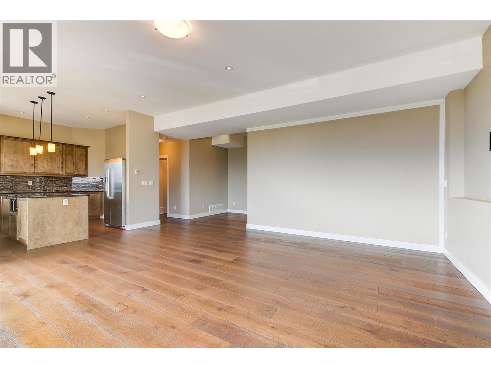 6172 Seymoure Avenue. Peachland, British Columbia