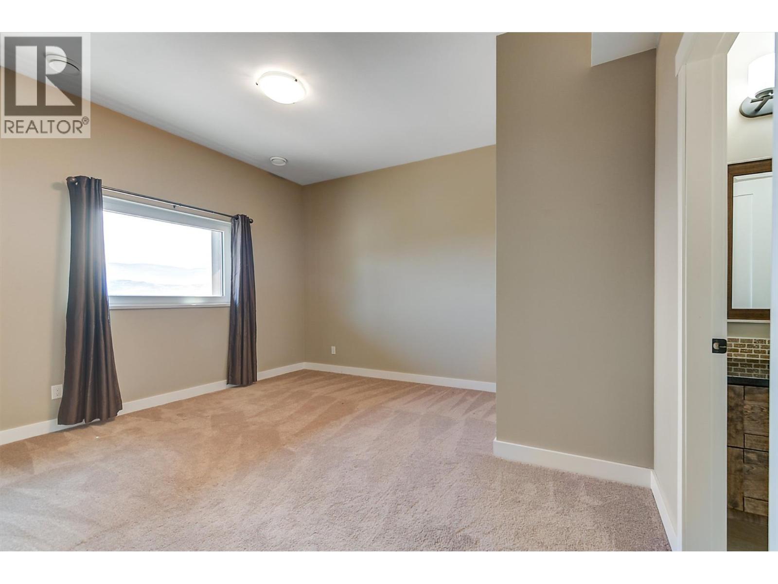 6172 Seymoure Avenue. Peachland, British Columbia