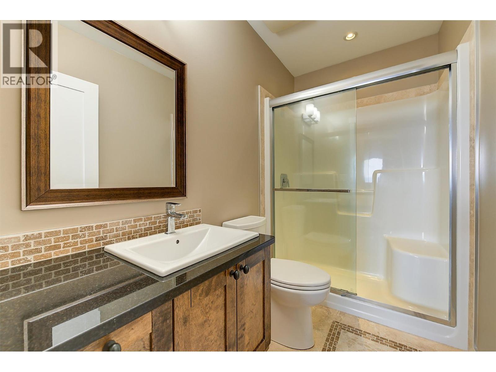 6172 Seymoure Avenue. Peachland, British Columbia