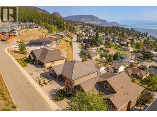 6172 Seymoure Avenue. Peachland, British Columbia