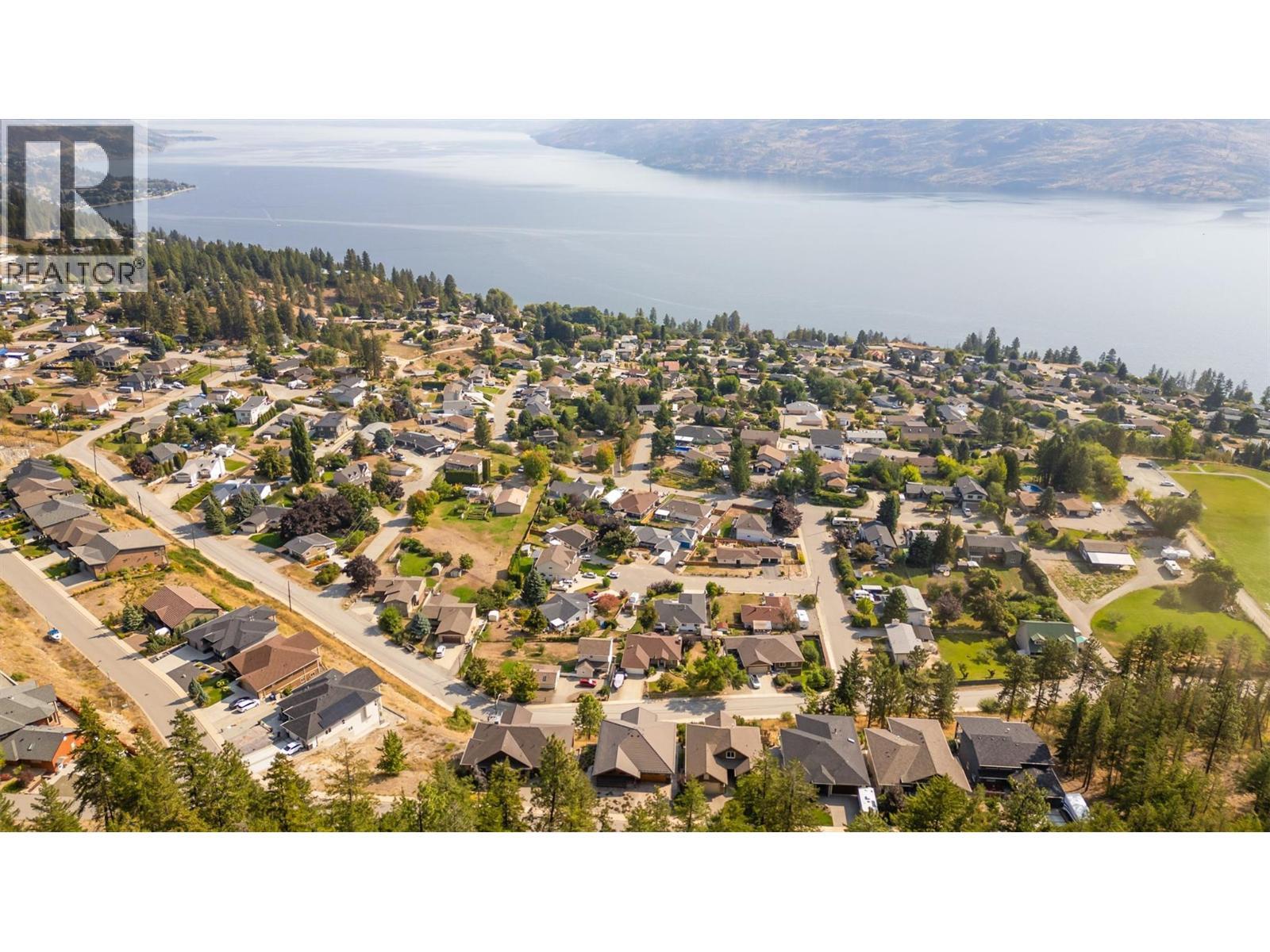 6172 Seymoure Avenue. Peachland, British Columbia