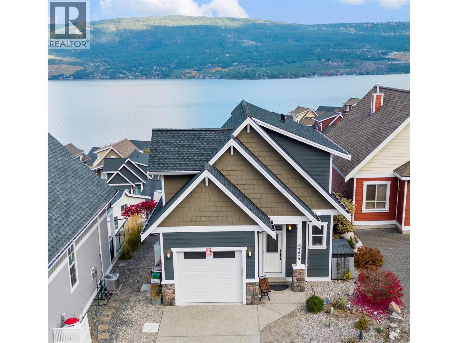 6754 La Palma Loop. Kelowna, British Columbia