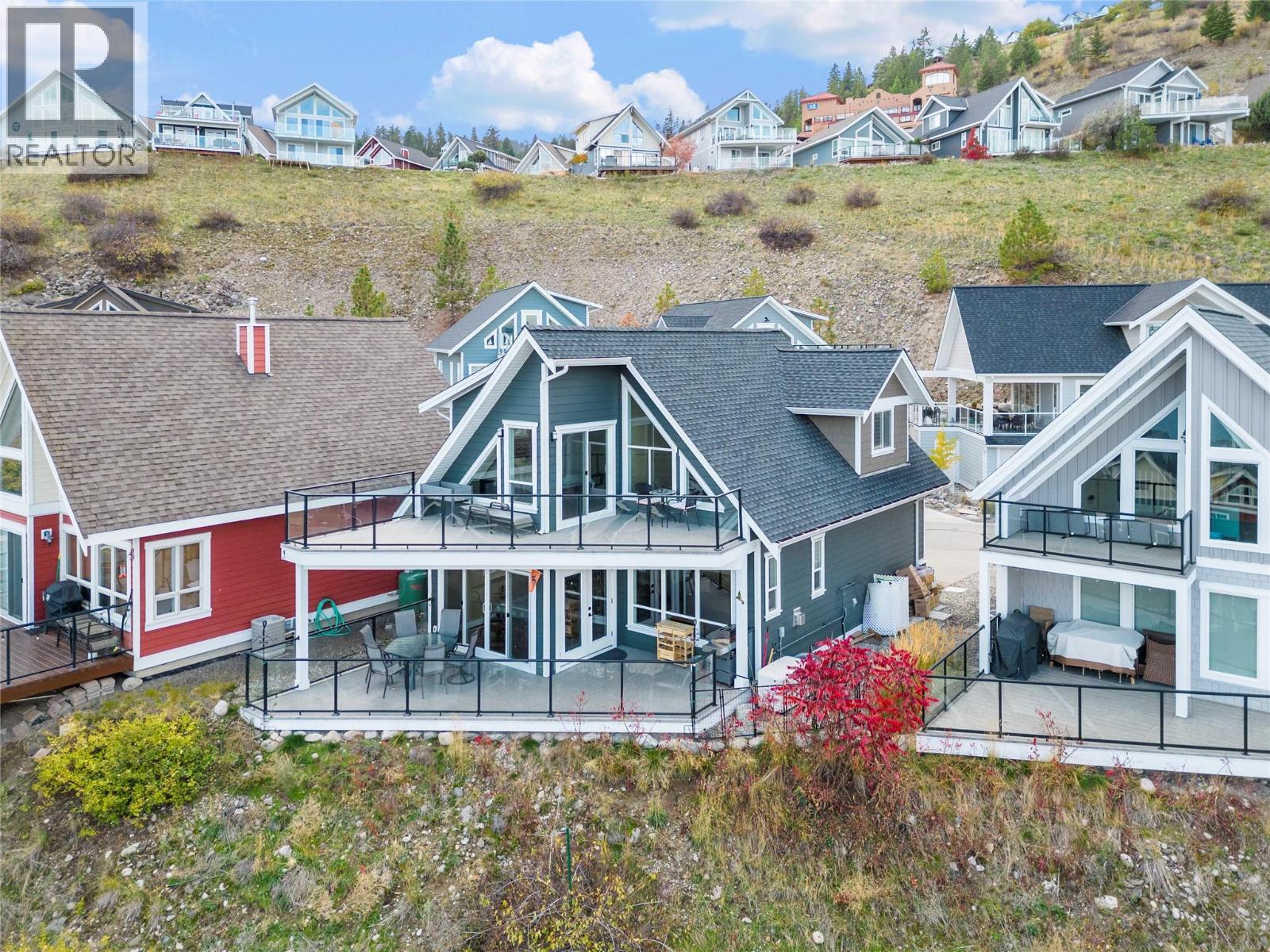 6754 La Palma Loop. Kelowna, British Columbia