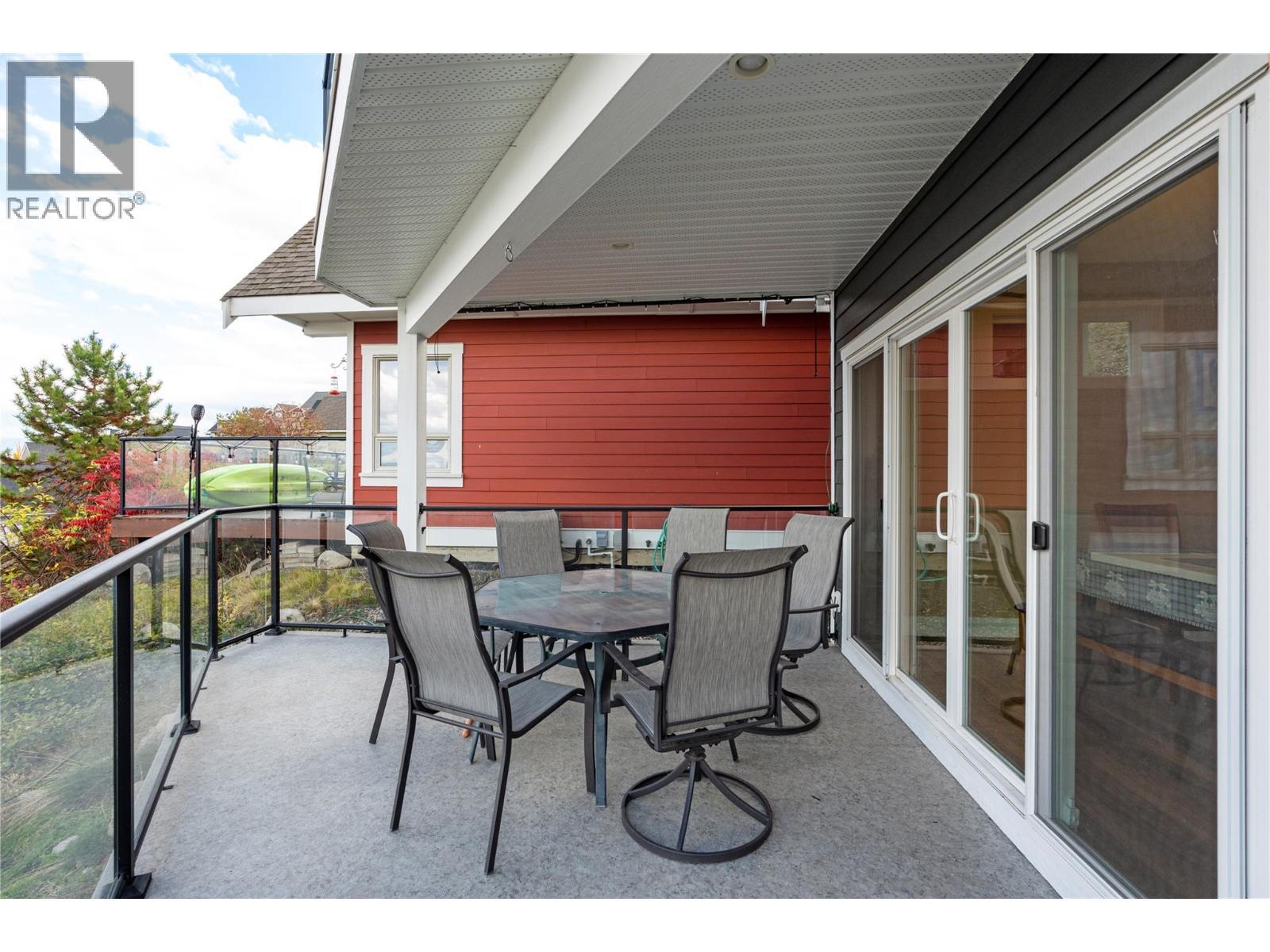 6754 La Palma Loop. Kelowna, British Columbia