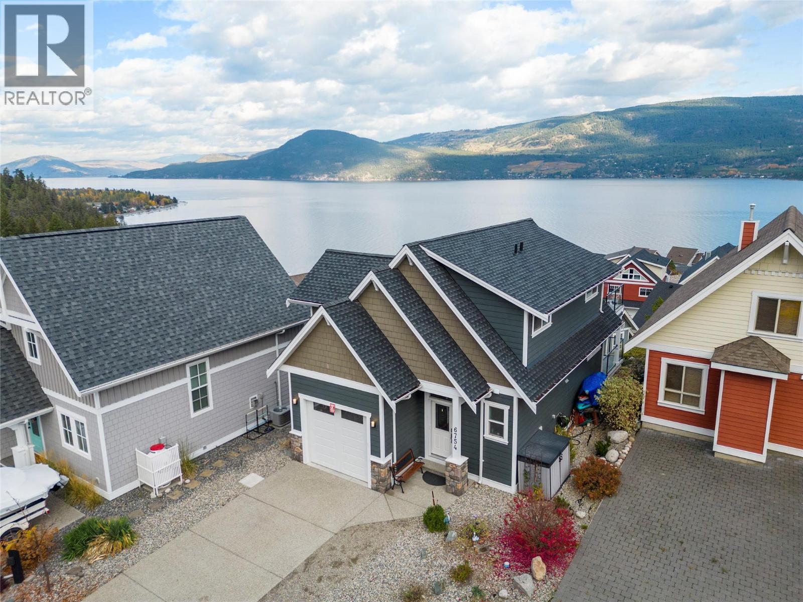 6754 La Palma Loop. Kelowna, British Columbia