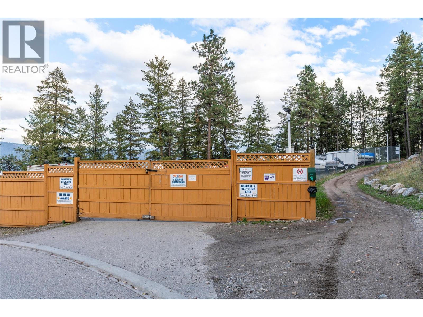 6754 La Palma Loop. Kelowna, British Columbia