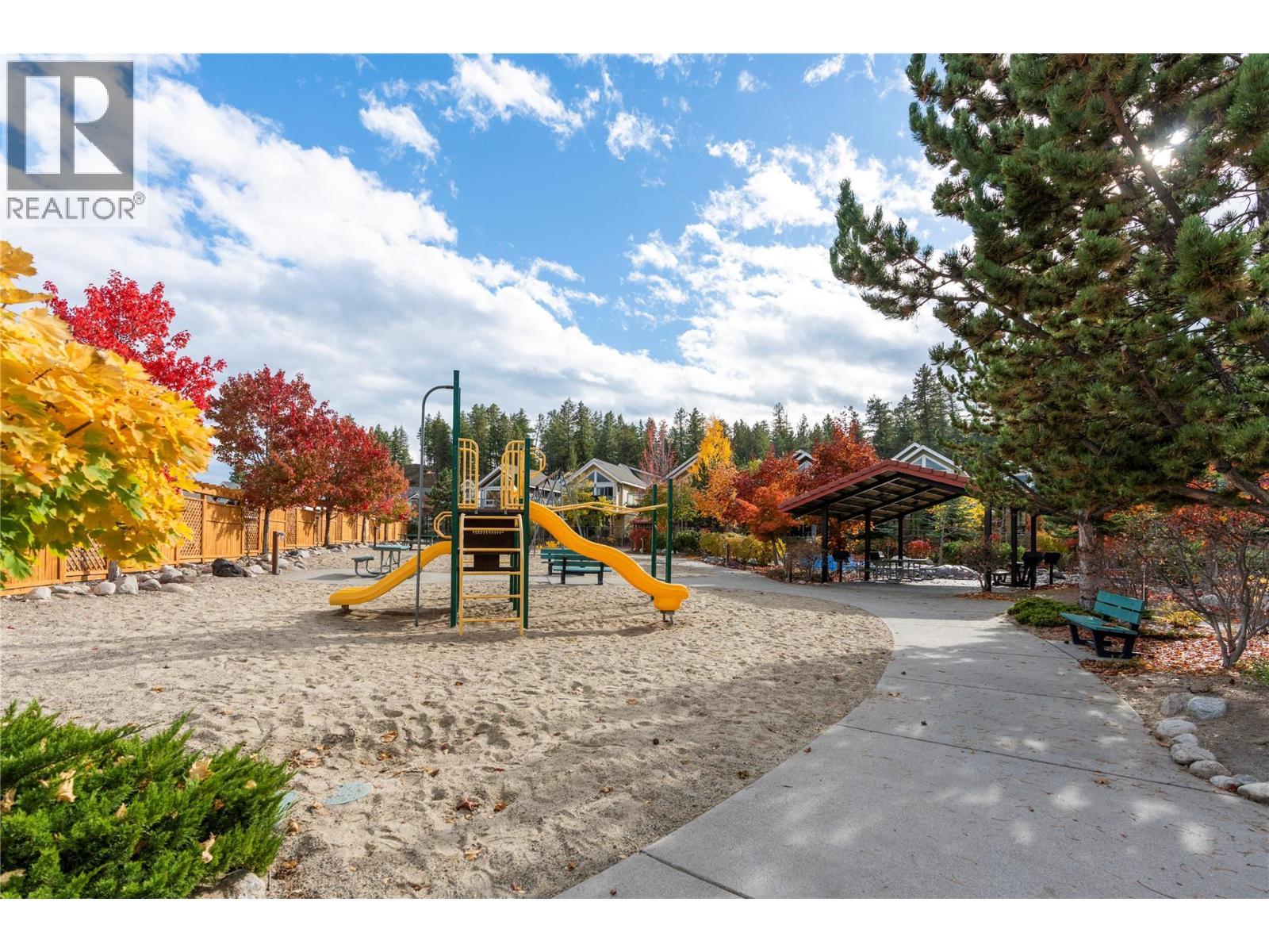 6754 La Palma Loop. Kelowna, British Columbia