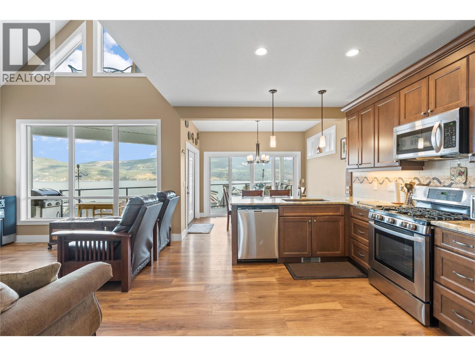 6754 La Palma Loop. Kelowna, British Columbia