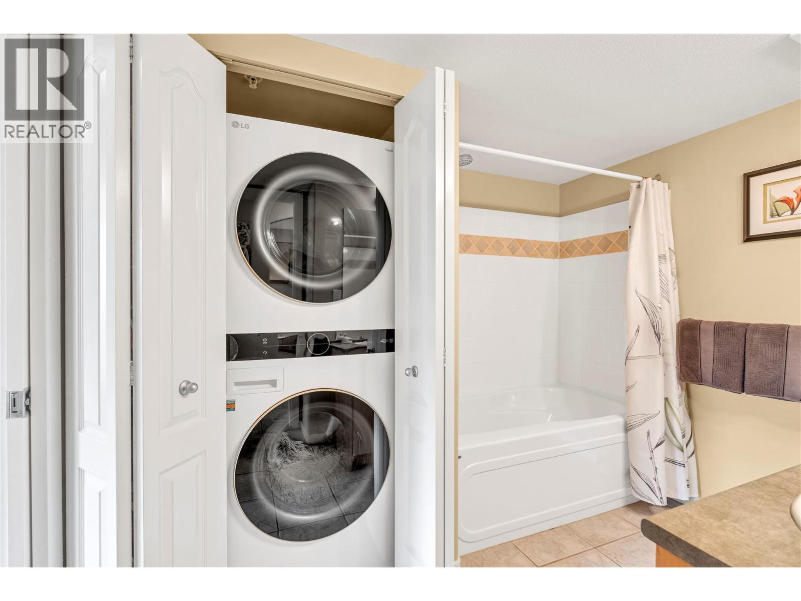 7600 Cottonwood Drive Unit# 304. Osoyoos, British Columbia