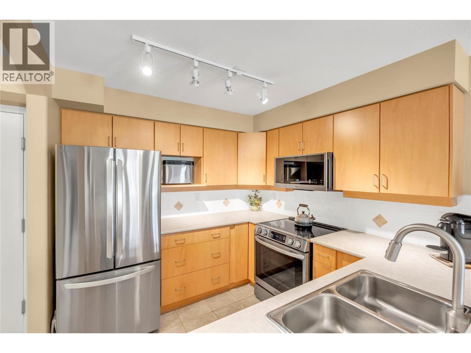 7600 Cottonwood Drive Unit# 304. Osoyoos, British Columbia