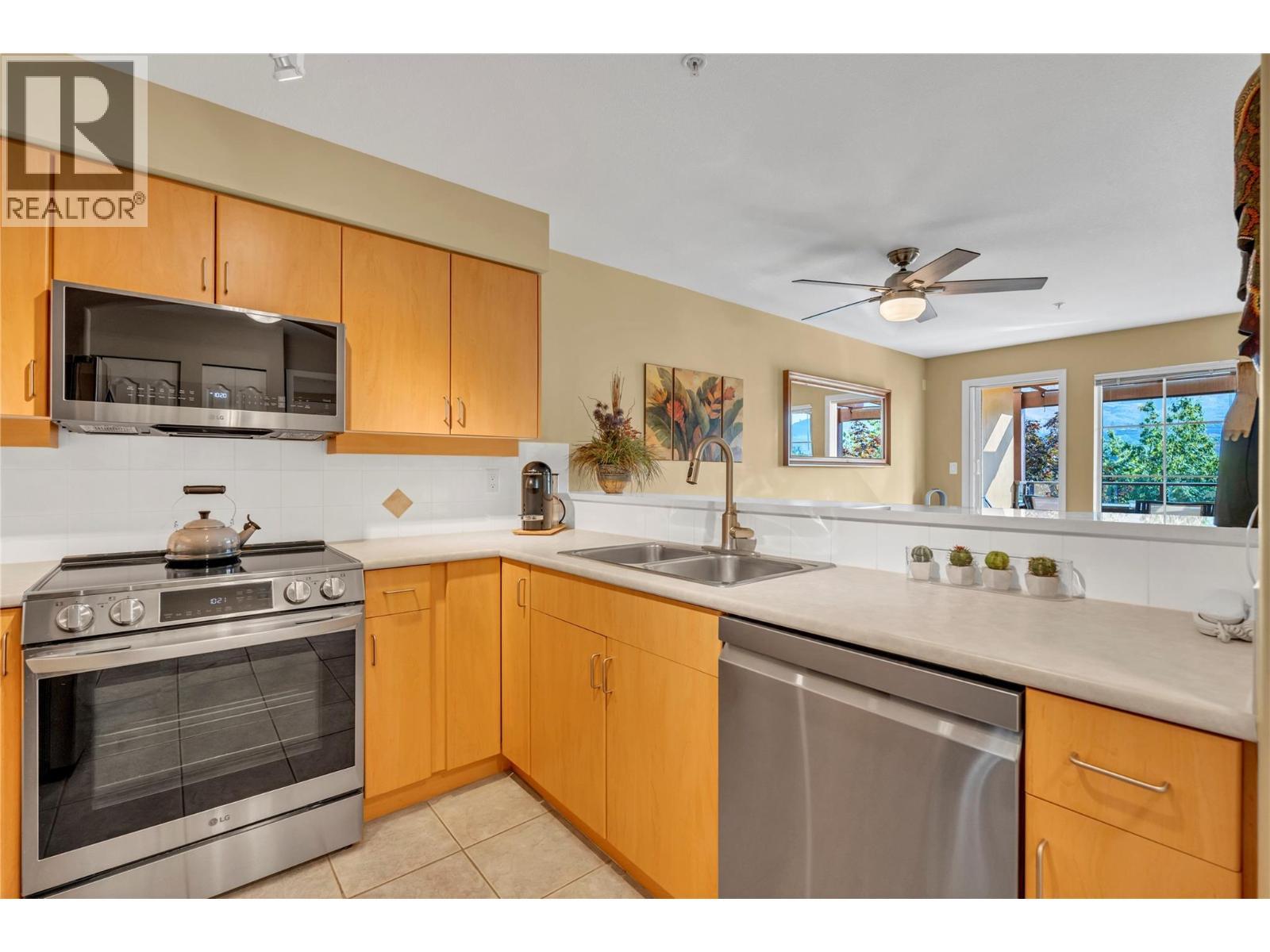 7600 Cottonwood Drive Unit# 304. Osoyoos, British Columbia