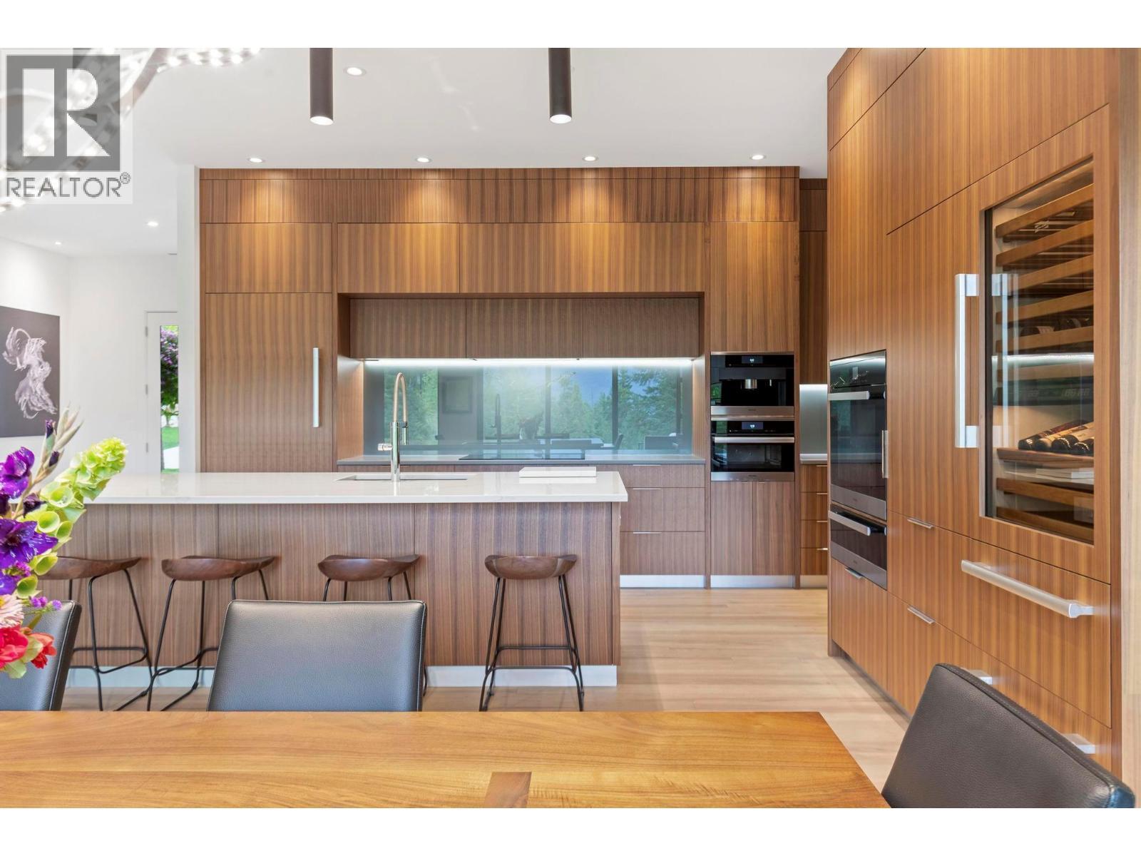 5147 Sunset Drive. Eagle Bay, British Columbia