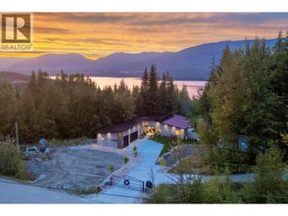 5147 Sunset Drive. Eagle Bay, British Columbia
