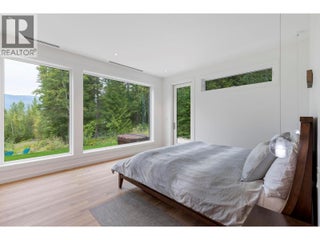 5147 Sunset Drive. Eagle Bay, British Columbia