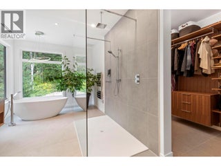 5147 Sunset Drive. Eagle Bay, British Columbia