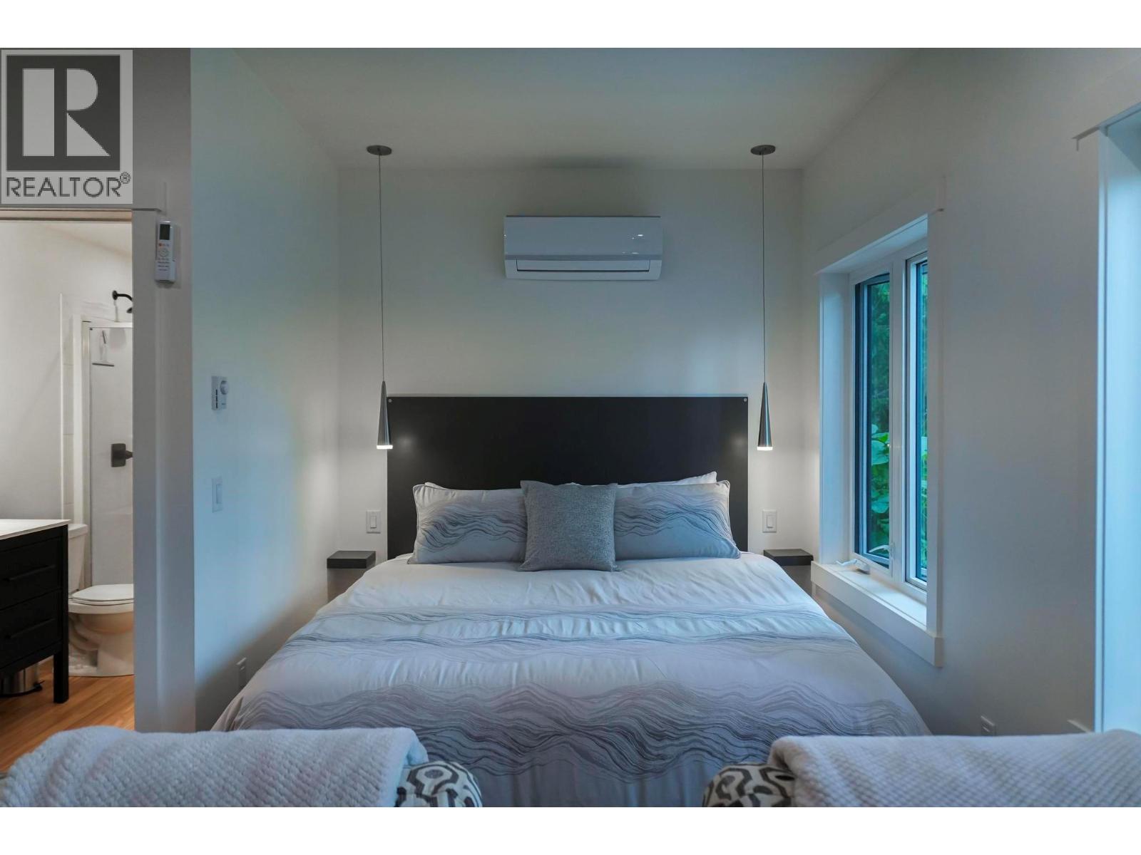 5147 Sunset Drive. Eagle Bay, British Columbia