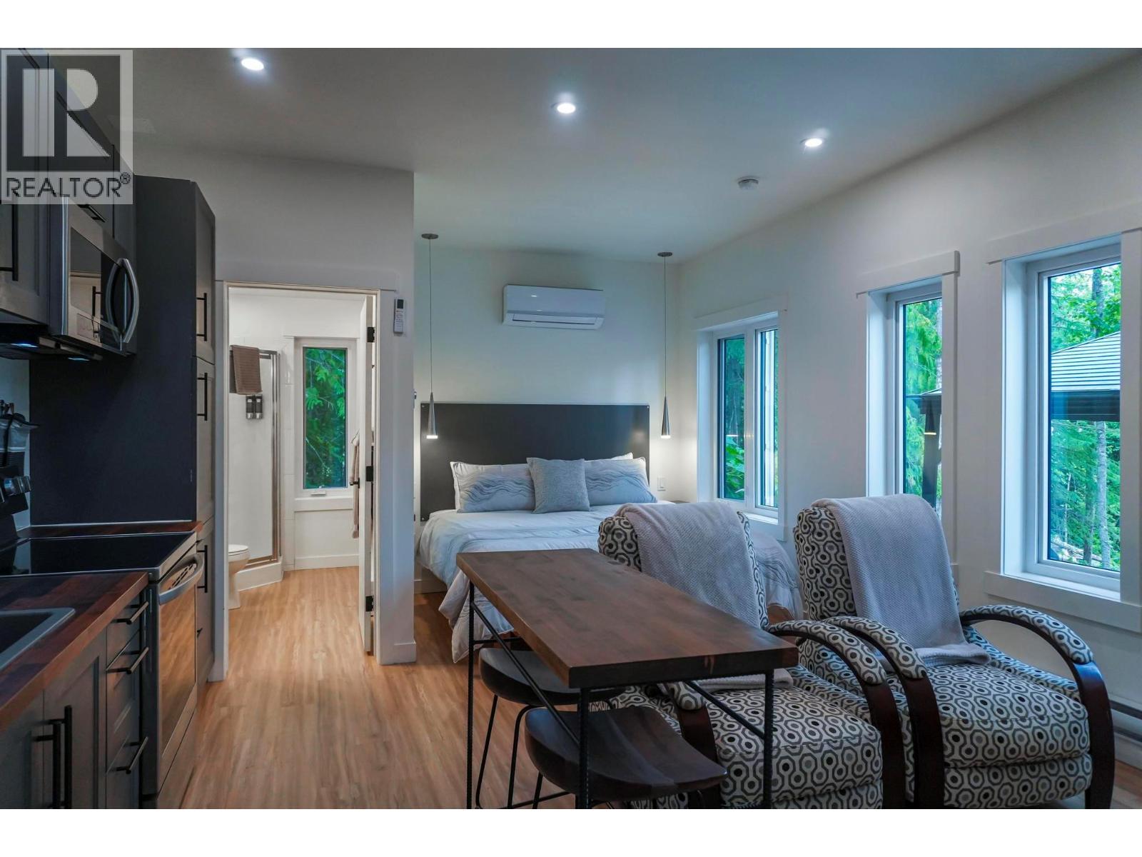 5147 Sunset Drive. Eagle Bay, British Columbia