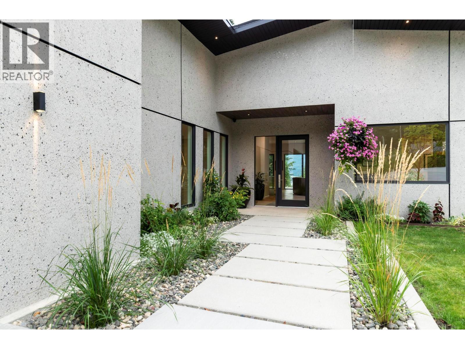 5147 Sunset Drive. Eagle Bay, British Columbia