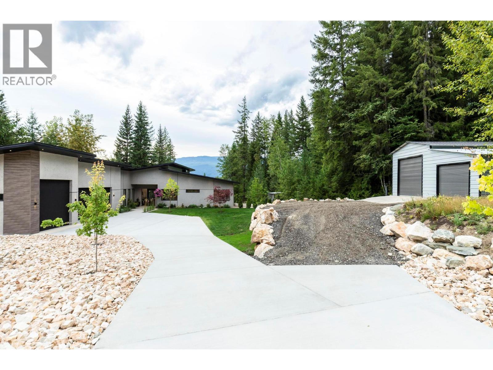 5147 Sunset Drive. Eagle Bay, British Columbia